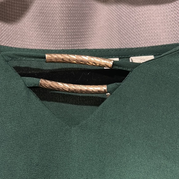 Green Ruffle Sleeve High-Low Shirt - Picture 3 of 3